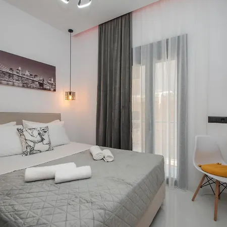 Apartament Eleana's By 